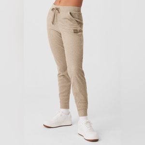 Alo Yoga Muse Sweatpant PR1-1
